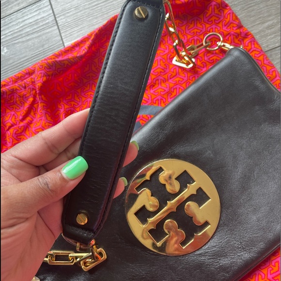 Tory Burch “Reva” Clutch Bag Black Leather Large Signature GOLD Medallion! - Picture 3 of 13